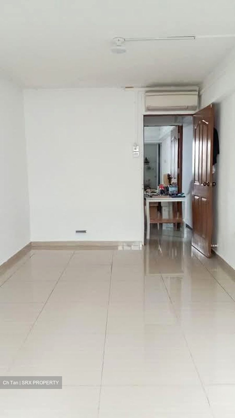 Blk 114 Jurong East Street 13 (Jurong East), HDB 3 Rooms #573079081